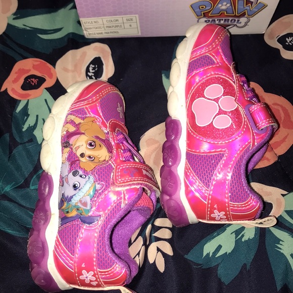 2 for 1🐾Paw Patrol🐾 w/LIGHTS & slippers💕 - Picture 2 of 7